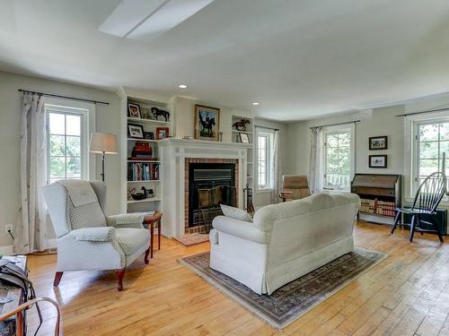 Living room - 341 Route Du Long-Sault, Saint-André-D'Argenteuil, QC - Indoor Photo Showing Living Room With Fireplace