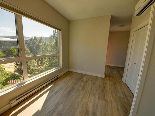 403-875 University Drive, Kamloops, BC - Indoor Photo Showing Other Room