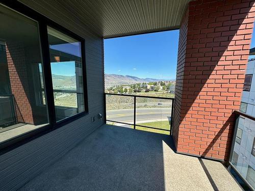 403-875 University Drive, Kamloops, BC - Outdoor With Exterior