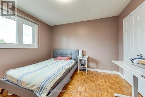 3351 Bertrand Road, Mississauga, ON - Indoor Photo Showing Bedroom