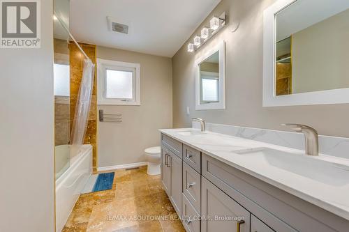 3351 Bertrand Road, Mississauga, ON - Indoor Photo Showing Bathroom