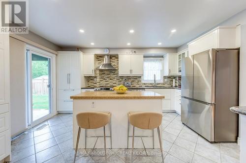 3351 Bertrand Road, Mississauga (Erin Mills), ON - Indoor Photo Showing Kitchen With Upgraded Kitchen