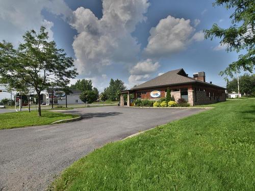 Frontage - 74 Boul. Labbé S., Victoriaville, QC - Outdoor