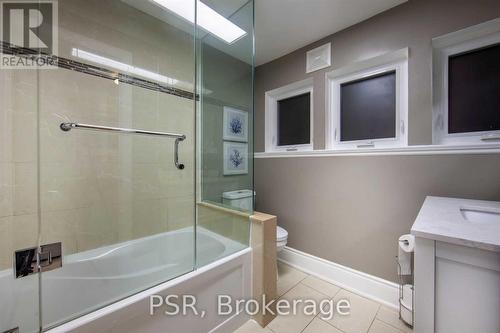 401 Symington Avenue, Toronto W03, ON - Indoor Photo Showing Bathroom