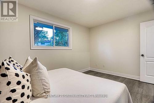 164 Gardiner Drive, Hamilton (Gilkson), ON - Indoor Photo Showing Bedroom