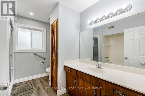 16 Cottage Avenue, Hamilton (Kirkendall), ON - Indoor Photo Showing Bathroom