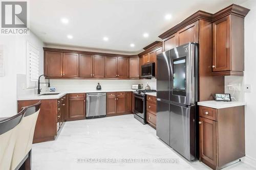 19 Staples Lane, Hamilton (Binbrook), ON - Indoor Photo Showing Kitchen