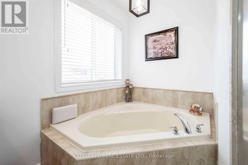 19 Staples Lane, Hamilton (Binbrook), ON - Indoor Photo Showing Bathroom