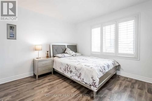 19 Staples Lane, Hamilton (Binbrook), ON - Indoor Photo Showing Bedroom