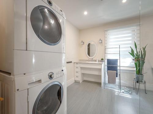 Salle de bains - 85 Rue Butternut, Hudson, QC - Indoor Photo Showing Laundry Room