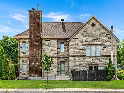 Exterior entrance - 5727 Ch. Queen-Mary, Hampstead, QC - Outdoor