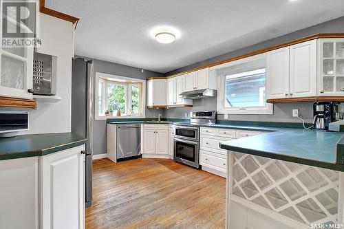 40 Tibbits Road, Regina, SK - Indoor Photo Showing Kitchen