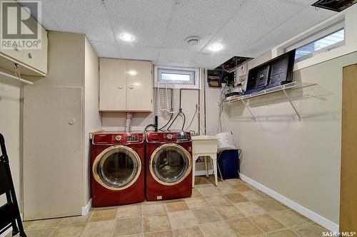 40 Tibbits Road, Regina, SK - Indoor Photo Showing Laundry Room
