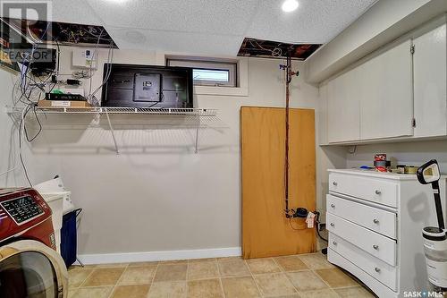 40 Tibbits Road, Regina, SK - Indoor Photo Showing Laundry Room