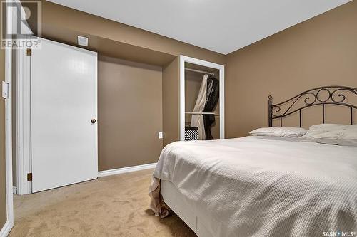 40 Tibbits Road, Regina, SK - Indoor Photo Showing Bedroom