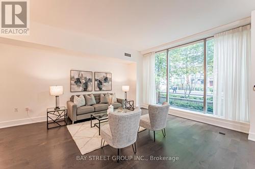 106 - 39 Queens Quay E, Toronto, ON - Indoor Photo Showing Living Room