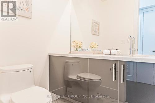 106 - 39 Queens Quay E, Toronto, ON - Indoor Photo Showing Bathroom