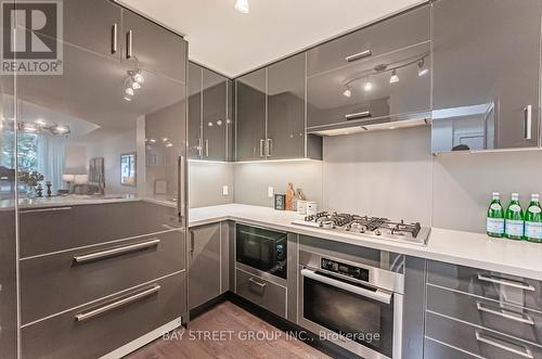 106 - 39 Queens Quay E, Toronto, ON - Indoor Photo Showing Kitchen