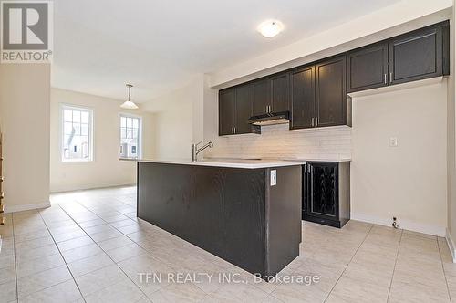 222 Melody Lane, Thorold, ON - Indoor Photo Showing Kitchen