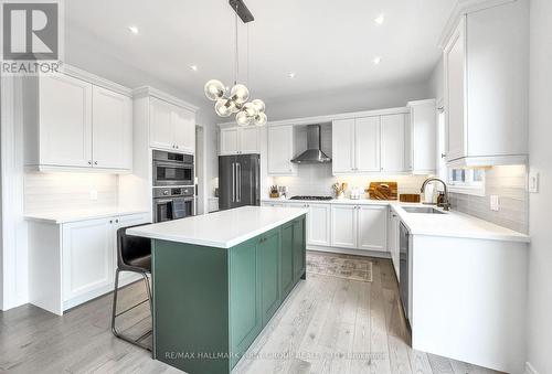 84 Pine Hill Crescent, Aurora (Aurora Estates), ON - Indoor Photo Showing Kitchen With Upgraded Kitchen