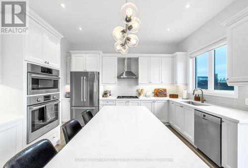 84 Pine Hill Crescent, Aurora (Aurora Estates), ON - Indoor Photo Showing Kitchen With Upgraded Kitchen