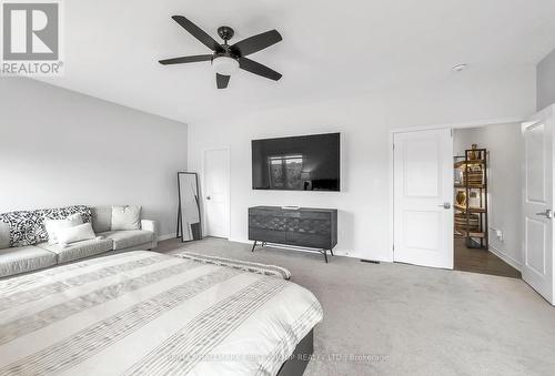 84 Pine Hill Crescent, Aurora (Aurora Estates), ON - Indoor Photo Showing Bedroom