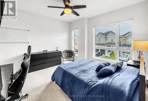 84 Pine Hill Crescent, Aurora (Aurora Estates), ON - Indoor Photo Showing Bedroom