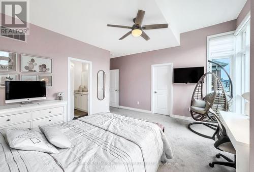 84 Pine Hill Crescent, Aurora (Aurora Estates), ON - Indoor Photo Showing Bedroom