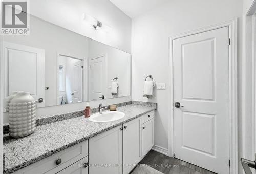 84 Pine Hill Crescent, Aurora (Aurora Estates), ON - Indoor Photo Showing Bathroom