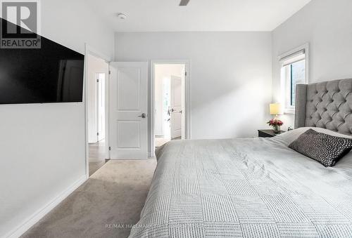 84 Pine Hill Crescent, Aurora (Aurora Estates), ON - Indoor Photo Showing Bedroom