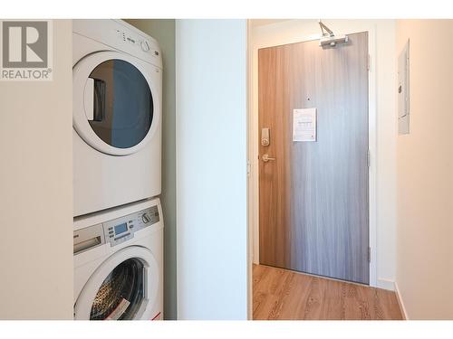 1504 900 Carnarvon Street, New Westminster, BC - Indoor Photo Showing Laundry Room