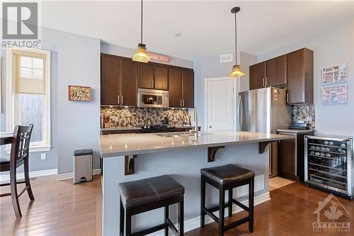 476 Rochefort Circle, Ottawa, ON - Indoor Photo Showing Kitchen With Upgraded Kitchen