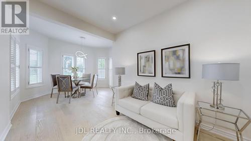 52 Cedarhurst Drive, Richmond Hill, ON - Indoor Photo Showing Living Room