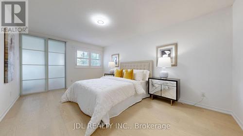 52 Cedarhurst Drive, Richmond Hill, ON - Indoor Photo Showing Bedroom