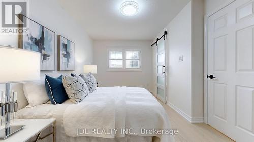 52 Cedarhurst Drive, Richmond Hill, ON - Indoor Photo Showing Bedroom