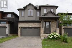 7 LEXINGTON AVENUE  Hamilton (Stoney Creek Mountain), ON L8J 0L3