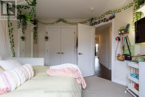 7 Lexington Avenue, Hamilton (Stoney Creek Mountain), ON - Indoor Photo Showing Bedroom