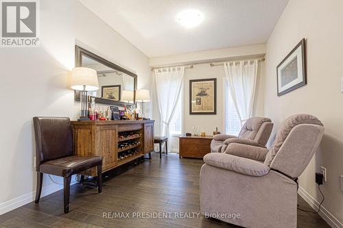 7 Lexington Avenue, Hamilton (Stoney Creek Mountain), ON - Indoor Photo Showing Living Room