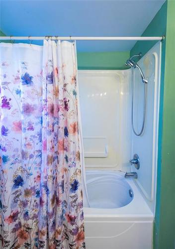 359 Birch Street, Arborg, MB - Indoor Photo Showing Bathroom