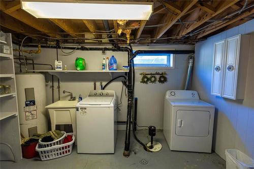 359 Birch Street, Arborg, MB - Indoor Photo Showing Laundry Room