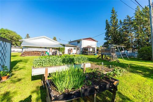 359 Birch Street, Arborg, MB - Outdoor With Backyard