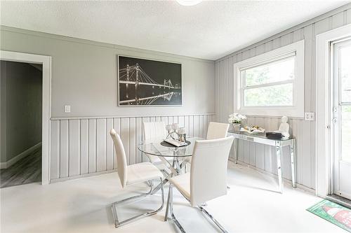 879 West 5Th Street, Hamilton, ON - Indoor Photo Showing Dining Room
