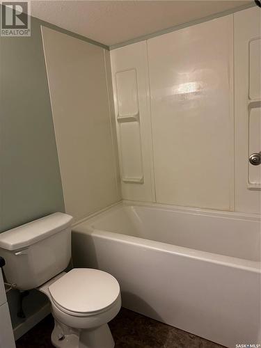 201 306 Perkins Street, Estevan, SK - Indoor Photo Showing Bathroom