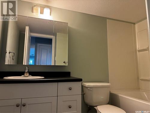 201 306 Perkins Street, Estevan, SK - Indoor Photo Showing Bathroom