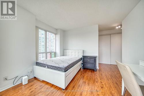 1009 - 18 Lee Centre Drive, Toronto, ON - Indoor Photo Showing Bedroom