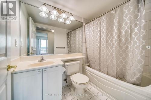 1009 - 18 Lee Centre Drive, Toronto, ON - Indoor Photo Showing Bathroom