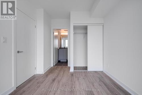 #B813 - 3200 Dakota Common, Burlington, ON - Indoor Photo Showing Other Room