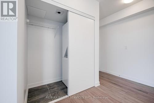 #B813 - 3200 Dakota Common, Burlington, ON - Indoor Photo Showing Other Room