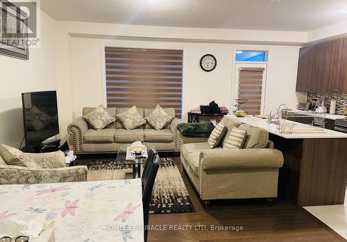 11 Truffle Court, Brampton, ON - Indoor Photo Showing Living Room