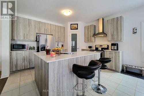 44 Whitton Drive, Brant (Brantford Twp), ON - Indoor Photo Showing Kitchen With Upgraded Kitchen